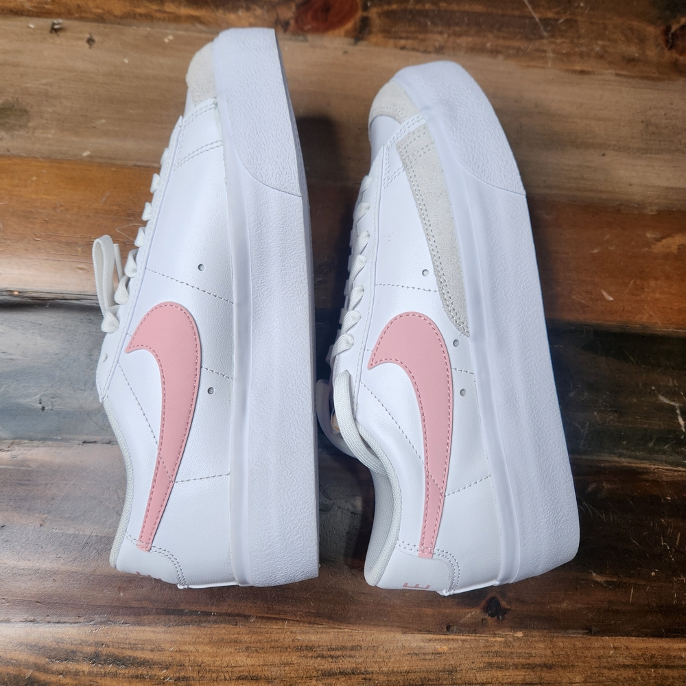 Nike Women’s Blazer Low Platform Sneakers White Size 8.5